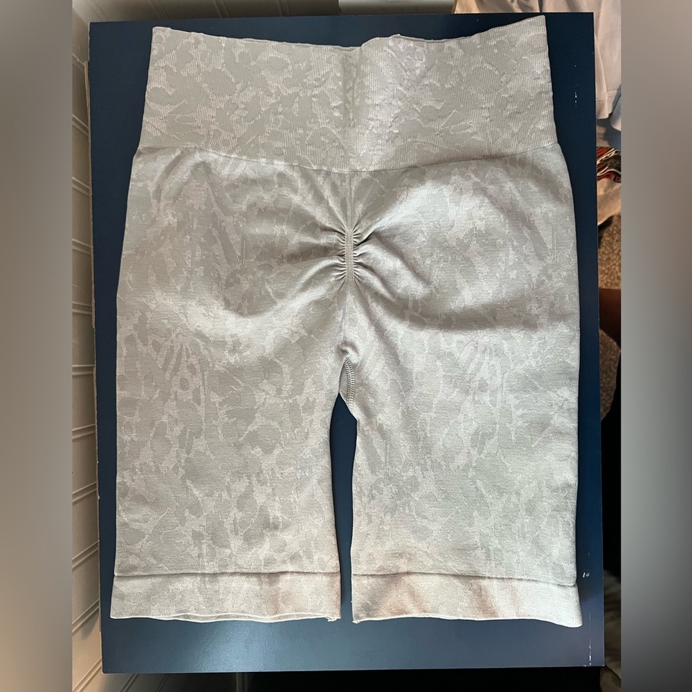 Gymshark Adapt Animal Seamless Cycling Shorts NWOT Size M